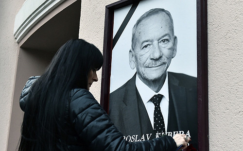 是誰逼死捷克議長?   中國威脅信背後真相帶你看