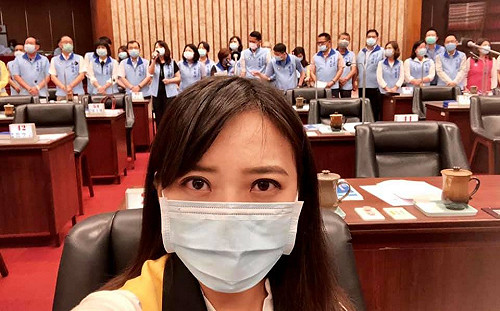 已讀不能回！黃捷3分鐘火速質詢韓國瑜 不敵陸淑美一聲「時間到」