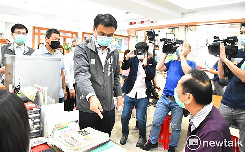 陳吉仲視察農漁會申請紓困情形  全台123萬農漁民可領萬元紓困