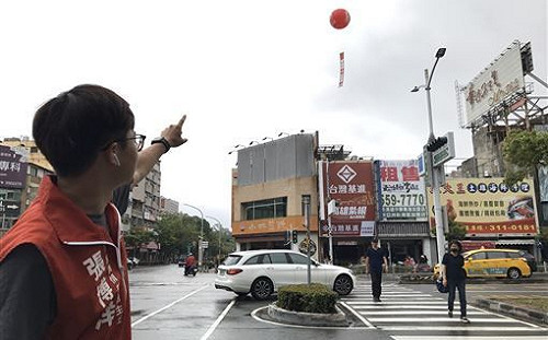 「666投票罷！」 罷韓氣球升空 張博洋籲韓國瑜順應民意