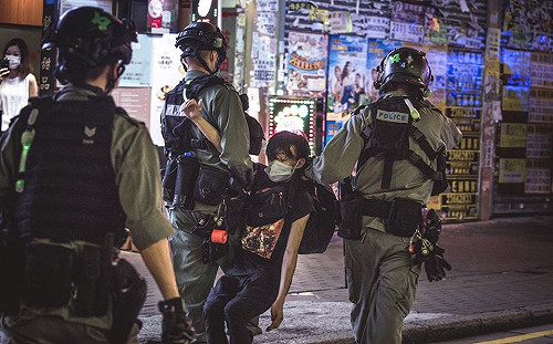 港警2度被連署列恐怖組織  2週吸8.3萬人請願白宮