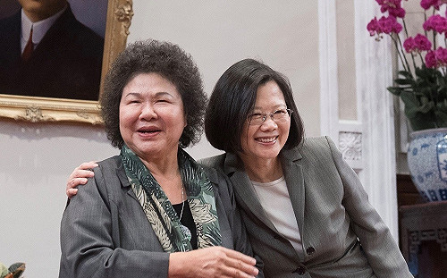 陳菊請辭總統府秘書長  蔡英文：兩年多來菊姐辛苦了！