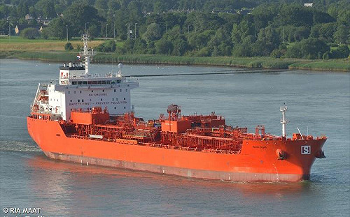 勇！英油輪遭2艘海盜船夾擊 海上駁火打掉1艘