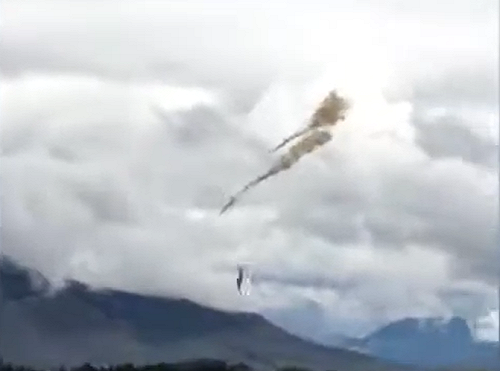 (影) 加拿大「雪鳥」特技飛行向抗疫者致敬 不幸墜毀1死1傷