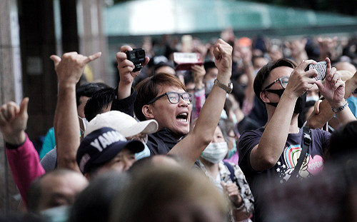 快訊》罷韓黃絲帶台北場  跨黨派罕見全部到場  誓言恢復高雄榮光