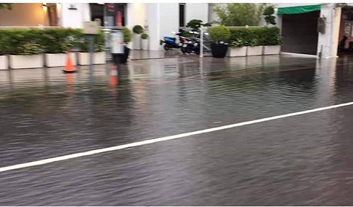 暴雨再夜襲高雄雨量驚人  部分地區瞬間淹水