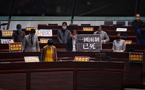 香港「國歌條例草案」三讀通過  陸委會:恐限縮港人言論自由