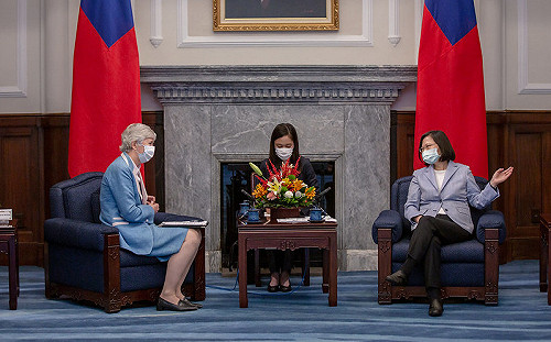 接見英國在台辦事處代表唐凱琳 蔡英文：共挺香港人民