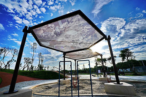 沙坑裡尋找古文化！十三行公園兒童遊樂場暗藏玄機