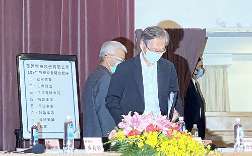 華碩內鬼採購弊案 施崇棠：嚴正態度面對