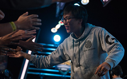 《英雄聯盟》就你在雷！TSM季後賽首戰慘敗GG