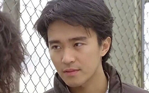 周星馳驚傳「對賭失敗」遭追債!前女友也討佣金 積欠金額高達10億