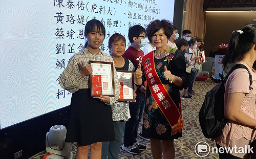 發放獎助學金30年未間斷  嘉女獅子會默默行善