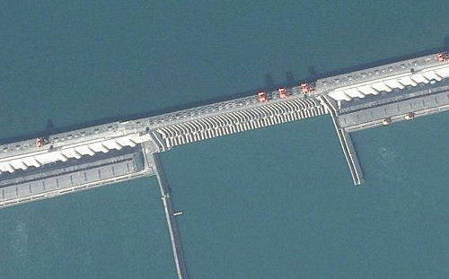 中國專家警告「長江三峽大壩根本無法防洪」：若潰堤大水直沖上海