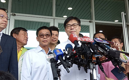 陳其邁完成市長補選登記：希望與對手來場高格調的君子之爭