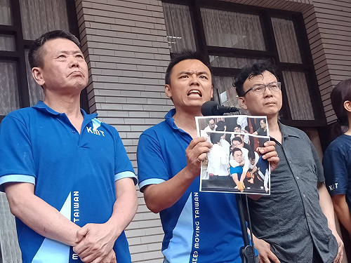 藍委佔立院》遭綠委勒脖硬扯 藍委哽咽「你是想殺人嗎？」