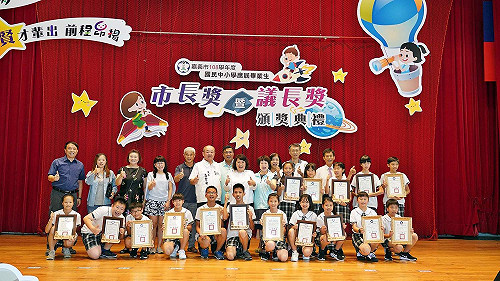 嘉市重度障礙生刻苦力學獲獎  師長分享蛻變歷程