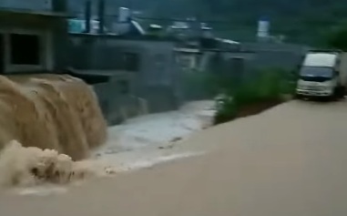 (影)不只三峽大壩可能潰堤  中媒坦承：洪水致災人口已破千萬