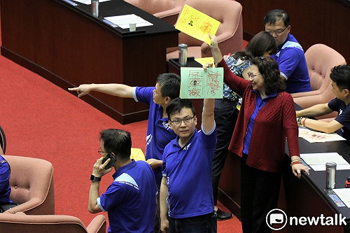 控NCC淪「新聞東廠」 藍委集體出走拒投票
