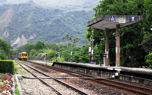 搭台鐵流浪去！學生暑期限定環島10日券7/15起販售