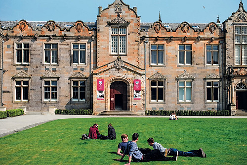 世界最古老大學爆20多起性侵醜聞！多項指控針對兄弟會成員