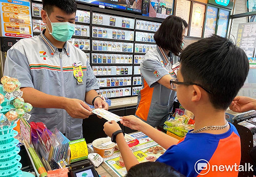 愛心餐食補給站暑假不打烊 弱勢生憑券可至四大超商兌換