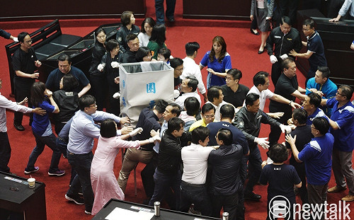 控立院秘書長護航 國民黨團氣炸：乾脆民進黨中常會搬來立院開