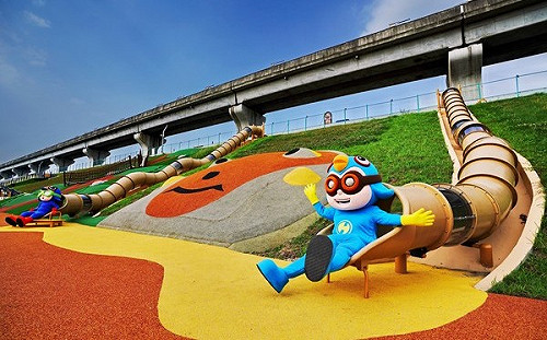 全台最大溜滑梯樂園定名！三重「熊猴森樂園」百種設施任意玩