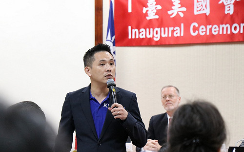 陳以信撂話「吳釗燮缺席委員會就杯葛」 網一面倒轟：你在扯後腿