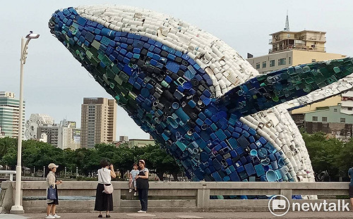 韓國瑜任內地標被消失？愛河「愛之鯨」明拆除 高市府：防汛非關政治