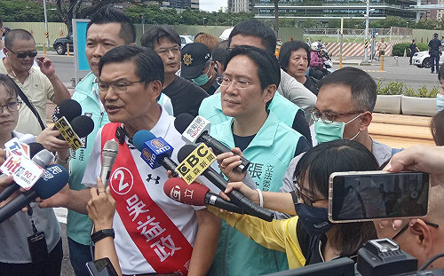 蔡英文明首度輔選陳其邁  吳益政場外再索討818億補助款