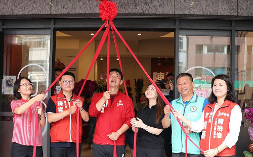 台灣基進耕耘不缺席  陳柏惟烏日服處與中彰投黨部同步開張