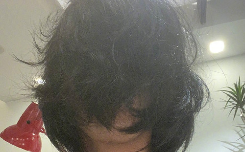 吳亦凡剪掉及肩長髮  新造型滿頭綠光  粉絲暴動：帥到腿軟！