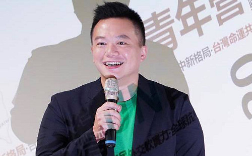 鍾佳濱挖角民眾黨人士 王世堅辦公室主任怒開砲