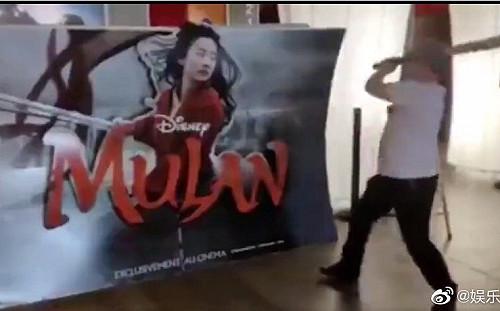森七七！法國人狠砸《花木蘭》看板原因曝光