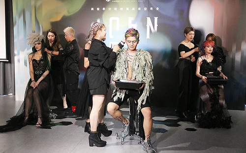 弘光科大創意美髮造型秀  牙籤垃圾袋都成素材