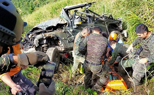 (影) 找失聯11天研究生發生意外 國軍連人帶車摔80公尺山谷
