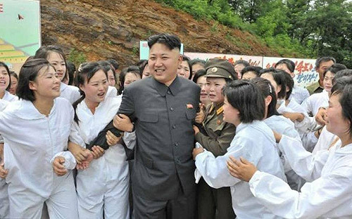 巴威颱風過境北韓  金正恩親臨災區視察