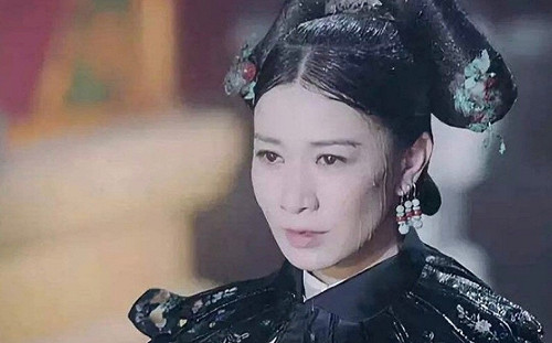 《延禧攻略》佘詩曼身家4億嫁不掉！上山禮佛 三跪九叩求姻緣