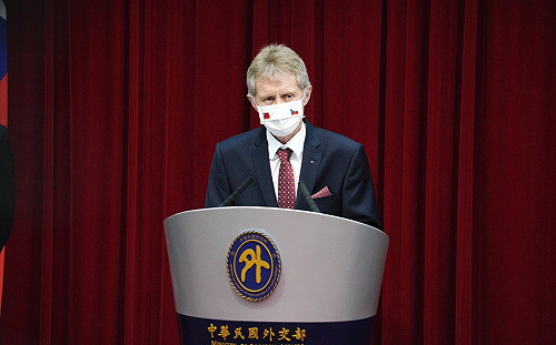 韋德齊喊「我是台灣人！」 中駐捷克使館又跳腳：嚴重侵犯國家主權