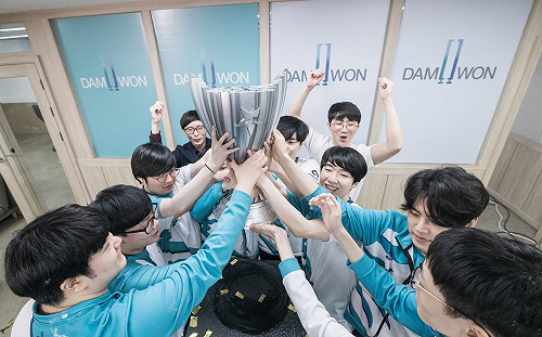 《英雄聯盟》完全勝利！DWG奪LCK夏季冠軍