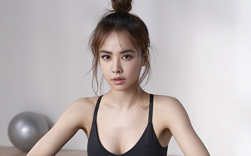 蔡依林深夜突po「雙腿濺血照」！ 粉絲急問：怎麼了  經紀人1句話曝狀況