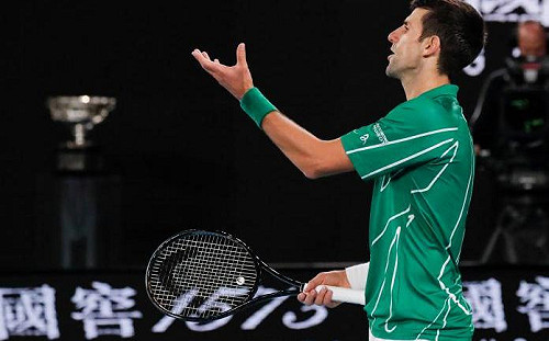 網球／衝動擊球誤傷線審　喬帥被判失格美網16強意外出局(影)