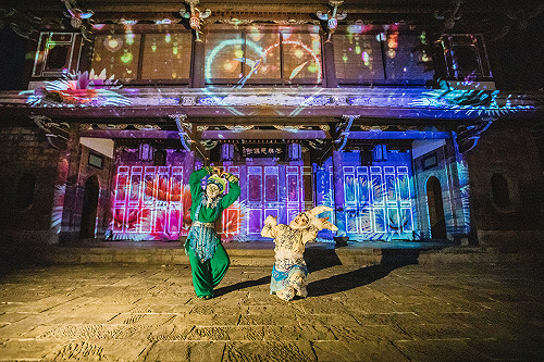 古蹟幻化成銀河系！林家花園光雕秀X戲劇演出夜浪漫