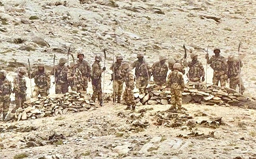 (影) 中印衝突解放軍拿關刀叫囂影片曝光 林俊憲曝：「求饒的象徵」.....