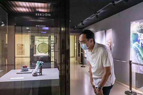 黨代表狂言「討回故宮國寶」後 朱立倫現身故宮參訪