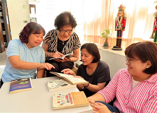 媽媽專屬「學習充電站」 泰山圖書館貼心幫帶小孩