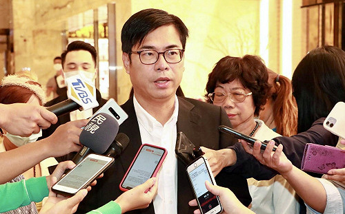 亞聚林園廠排黑煙 陳其邁：重罰改善才准復工