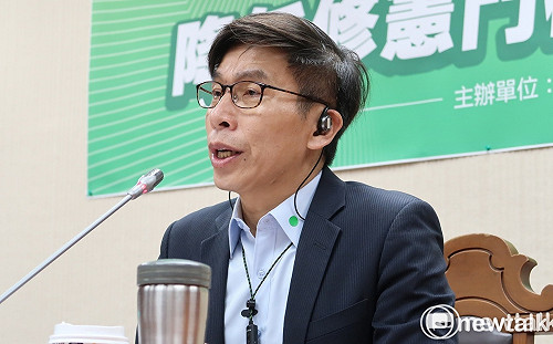 屏東縣長初選 鍾佳濱預告：賴清德將同框 挺正派的他