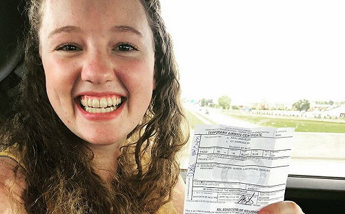 19歲美少女飛行員 開學前一天還在開直升機對抗加州野火